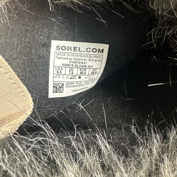 SOREL Joan of the Arctic Boots - Picture 8 of 10